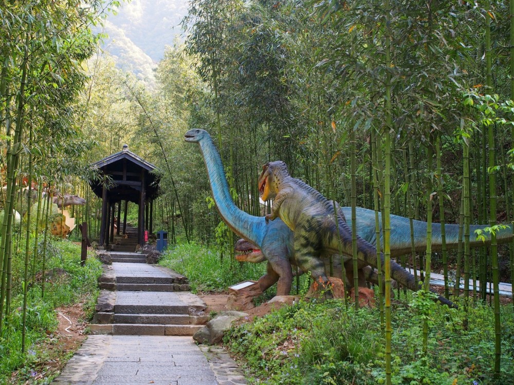 春日漫步桐庐天子地,遇见粉色晚樱,探险恐龙谷与古溶洞