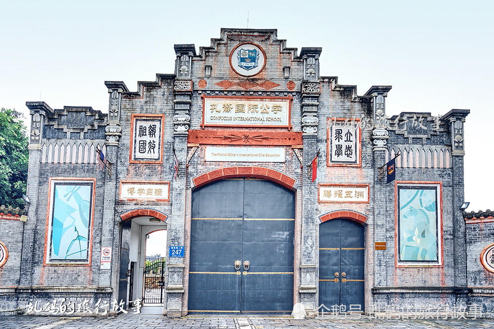 安仁古镇的民国风情街由树人街,裕民街和红星街三条街构成.