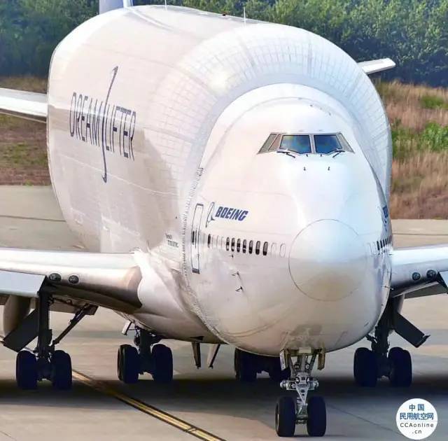 图集|波音747-400货机变身大胖子,官方命名"梦想运输者"
