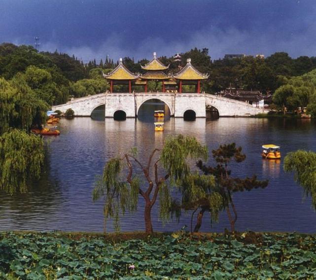 外国游客拍下扬州一处美景,引起西方网友热议,中国真