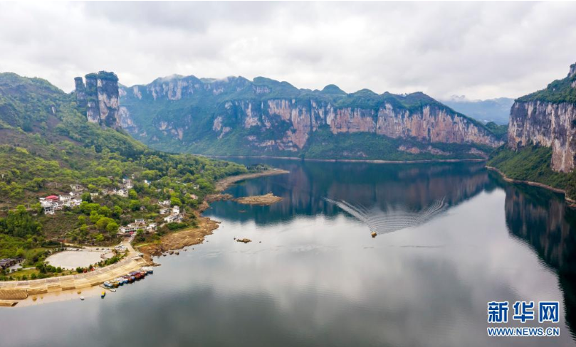 贵州黔西:化屋旅游持续火爆 助推乡村振兴