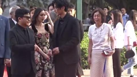 蔡徐坤发歌,圈内好友发文宣传,却不及杨幂的转发有热度!