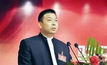 李万顺,驻马店泌阳人,现任河南置地控股集团董事长,河南省政协委员