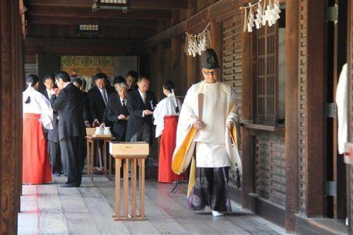 日本每年祭祀两位中国人,一位蒋中正,还一位是谁?