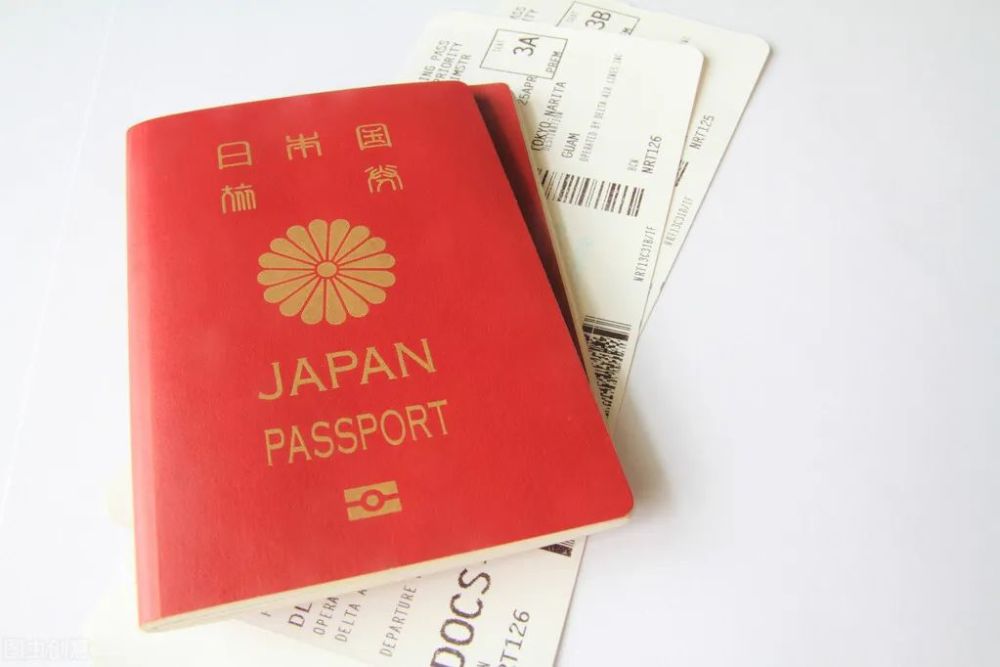 指数"排行榜(根据免签国家的数量对护照进行排名,日本再次位居榜首