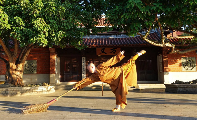 海灯法师87岁圆寂少林寺无一人追悼一个骗了国人的少林高手