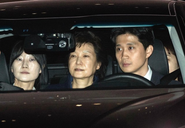 樸槿惠被批捕并關押已經(jīng)一整天 樸槿惠怎么了？韓國總統(tǒng)會是誰？