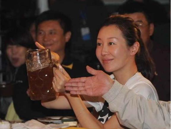 2009年,孙楠为了潘蔚离婚,11年后买红妹的"报复"堪称教科书