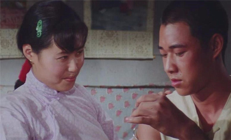 骆驼祥子和虎妞结婚后,为何感觉整个生命都是委屈的?难过得想哭