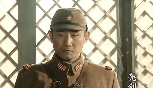 抗战神剧中日军军装细节考:炮兵错戴步兵领章,将军乱穿大佐衣服