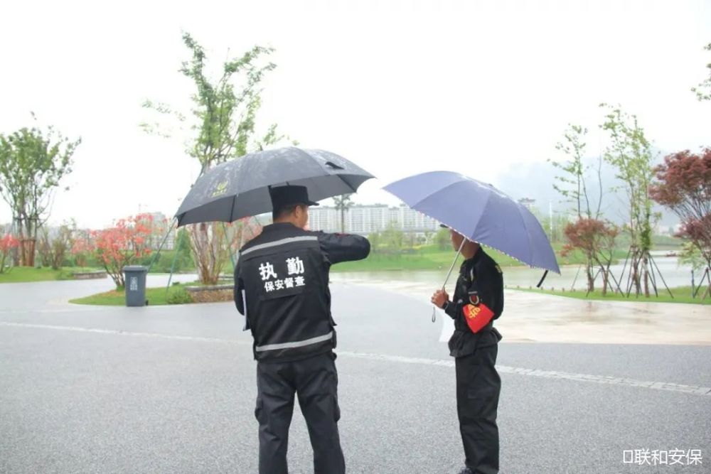 浙江联和保安风雨中巡逻烈日下站岗用青春为社会稳定提供保障