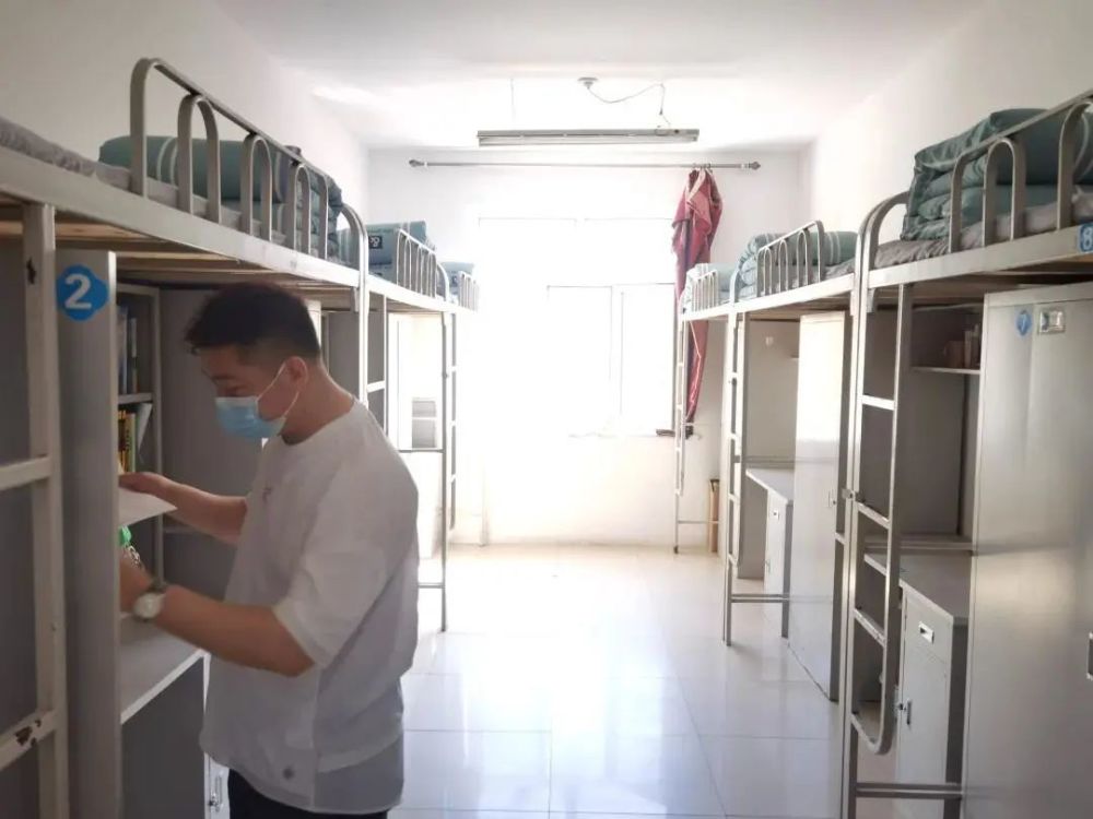 哈尔滨石油学院组织2021年春季学生公寓联合大检查