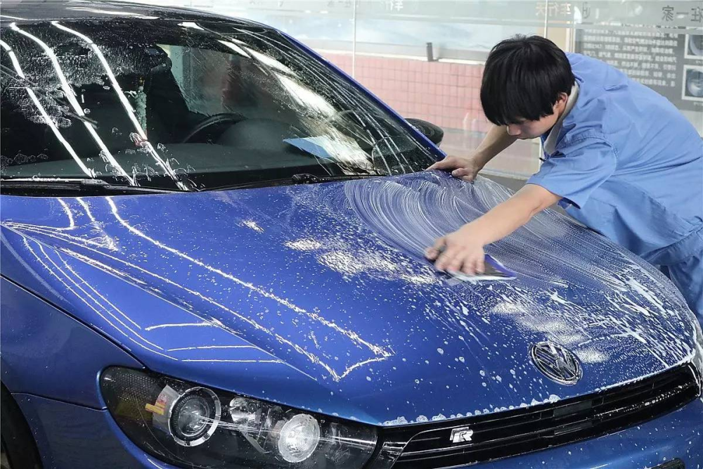 蜡水洗车跟自来水洗车有什么不同?
