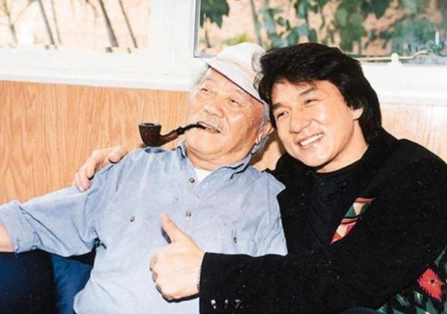 房道龙生前成龙对他说:"等你死了别指望我祭拜你"网友