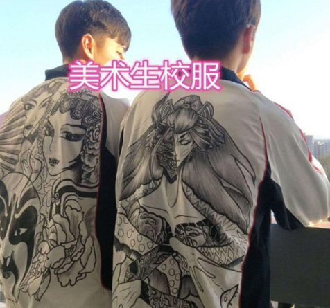 手绘校服的 大佬当属美术生了,笔者依然记得在学生时代很多不擅长画画