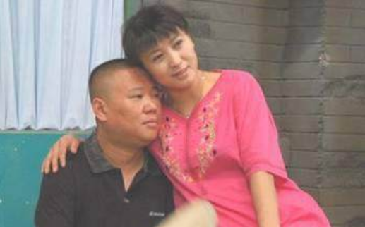 20岁闫学晶嫁30岁离婚男林越,分开后与马东明结婚,45岁意外怀孕