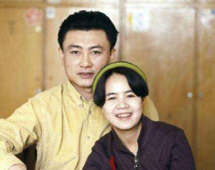 从"央视国脸"到人生赢家,"装"了32年的王宁,退休后终于露馅
