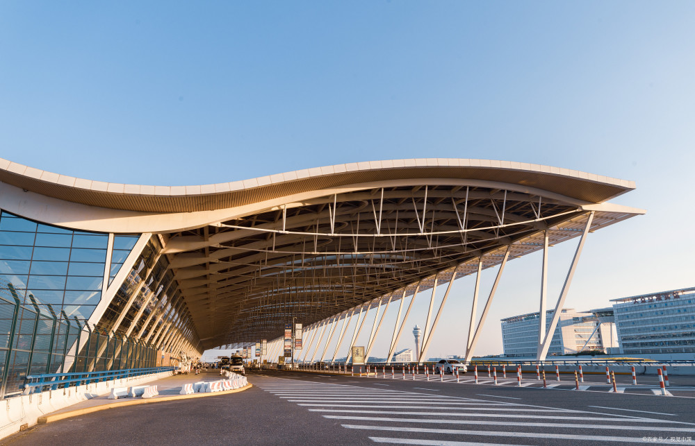 上海虹桥机场停车一天多少钱虹桥机场停车场收费标准2021