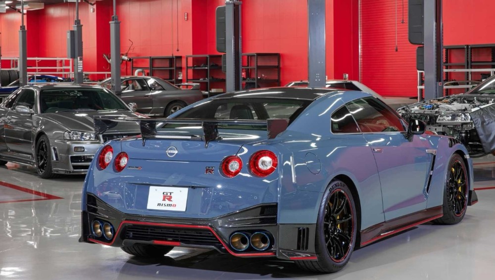 "战神"gtr可是谁都不怕,最近日产又推出了一款gt-r nismo特别版车型.