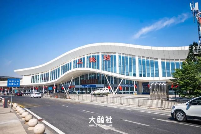 合福高铁通车 上饶站成为中国首座"十字"交叉 垂直骑跨式高铁枢纽站
