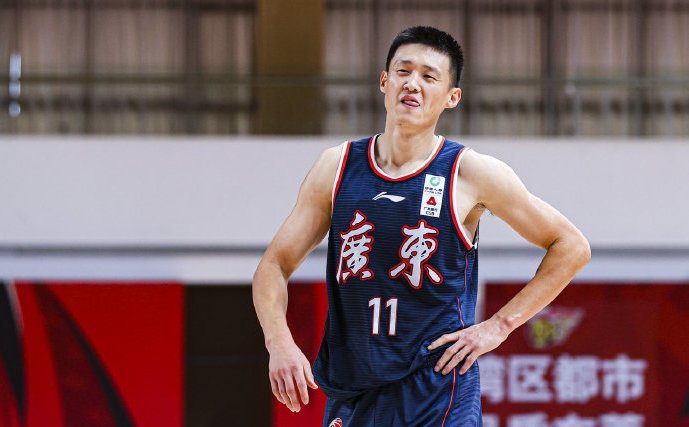 恭喜周鹏!获cba年度最佳防守球员,易建联缺阵,杜锋还有你