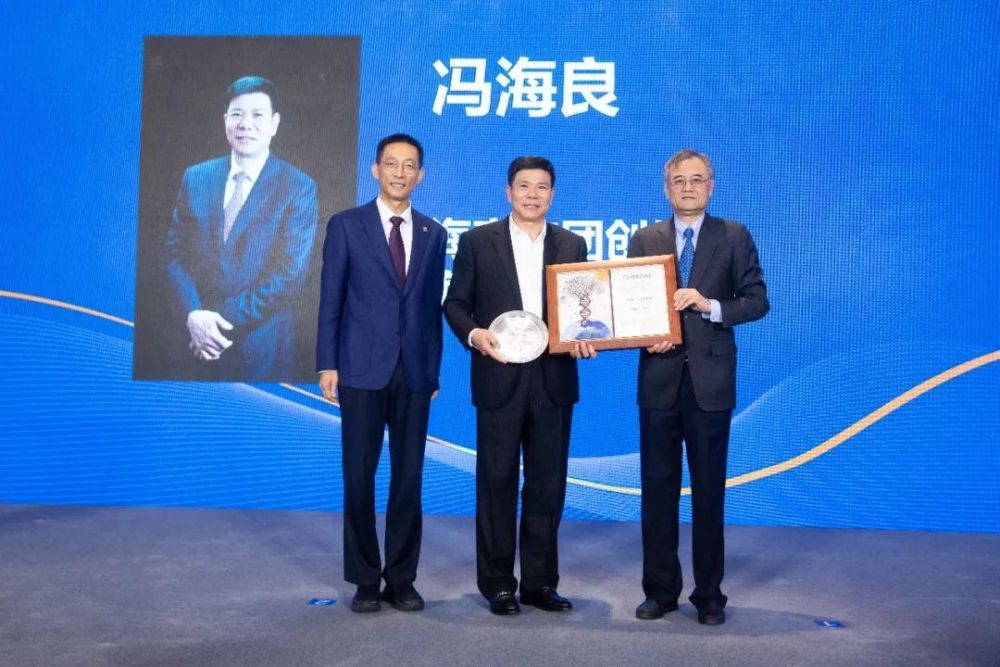本次会议出席董事投票选举通过了增补冯海良,沈南鹏,王孝安为董事会