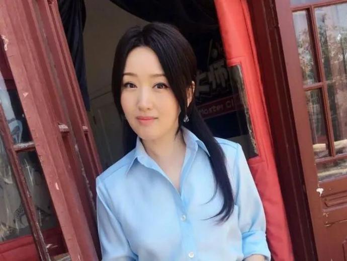 50岁杨钰莹终于嫁人了,男方的身份轰动了整个娱乐圈?网友:祝福她