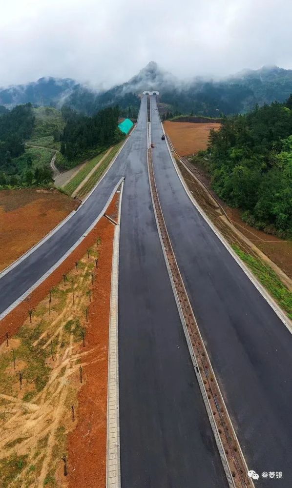 建设中的石玉高速公路平庄路段互通