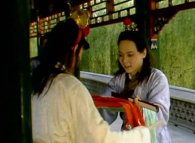 读《红楼梦》:北静王挑衅忠顺王,遭殃的是戏子琪官?