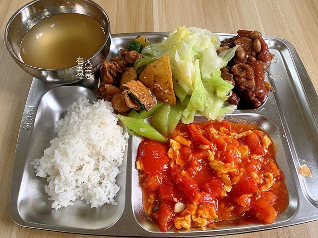 广东护士晒食堂"饭菜,在朋友圈沸腾了,网友:会被食堂喂胖的