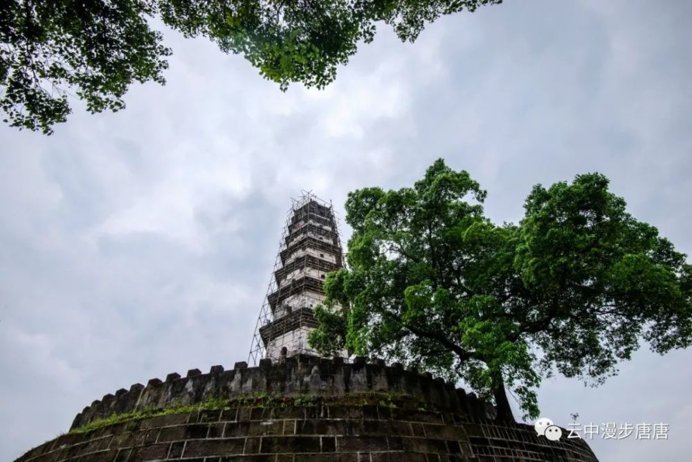 行走的风景岳池白塔