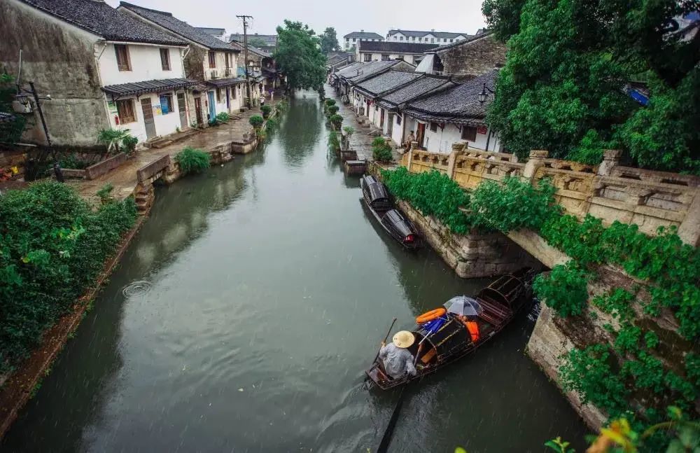 龙华寺 / 地址:绍兴市越城区八字桥直街与鲍家弄交叉路口往东约50米