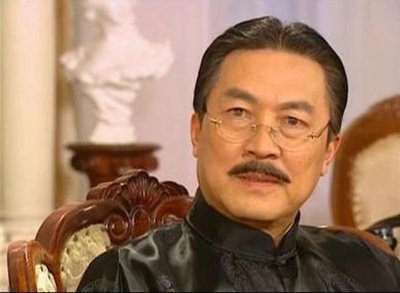 黄达亮参演了琼瑶的电视剧《情深深雨蒙蒙》,在剧中他