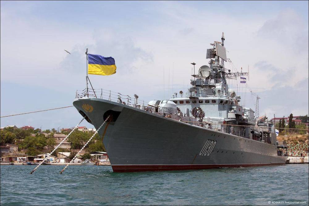 乌克兰抗议俄封锁刻赤海峡致乌海军黑海演习后无法进入亚速海回港