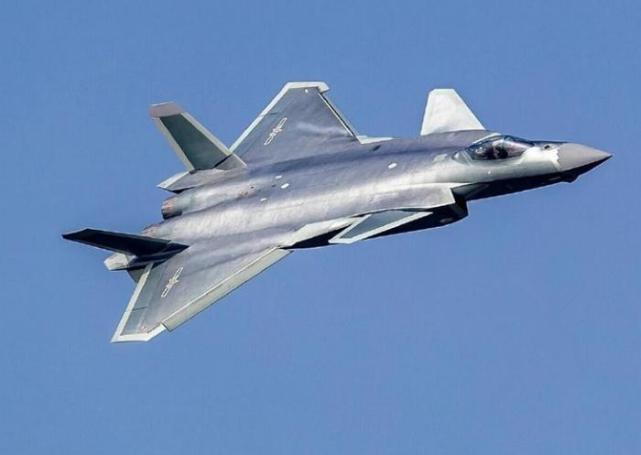 10架歼20都比不上?全球首款6代机曝光,美:一举领先50年