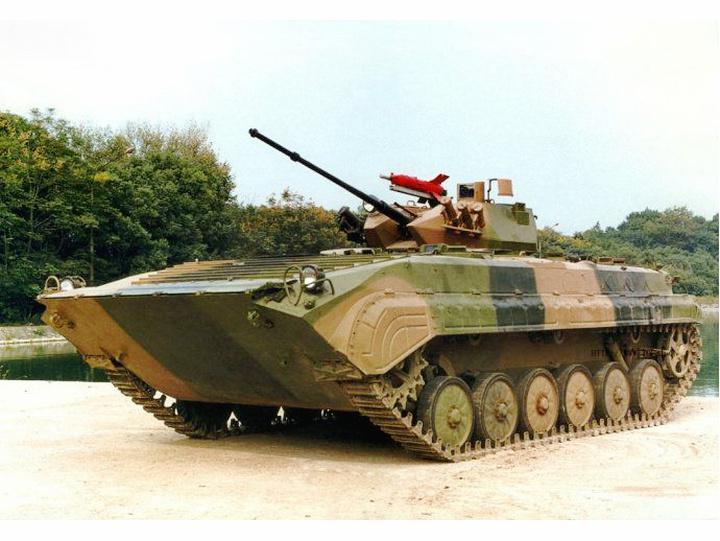是中国第一代步兵战车,1992年服役,使中国摆脱仅依赖63式装甲输送车的