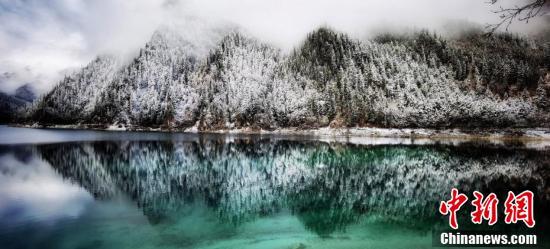 九寨沟雪后美景