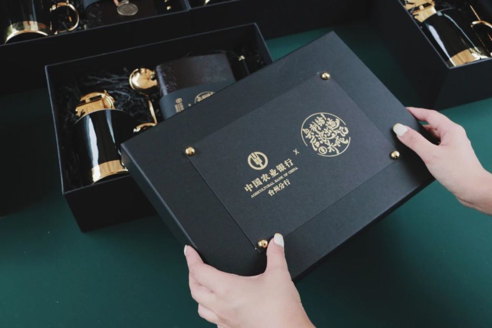 桃红家高定伴手礼|企业礼品定制也太好看了吧