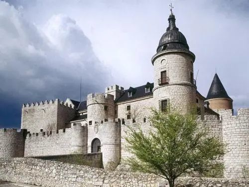 欧洲这么多城堡,都是用来做什么的呢?