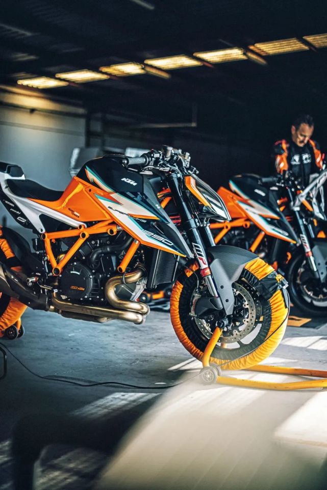 > 浏览文章 编辑:tracyktm品牌首页关键字:ktm1290superdukerr公爵