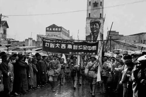 重庆解放 1949年11月30日南宁解放 1949年12月4日昆明解放 1949年12月