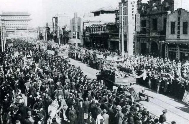 哈尔滨解放 1946年4月28日 石家庄解放 1947年11月12日 济南解放 1948