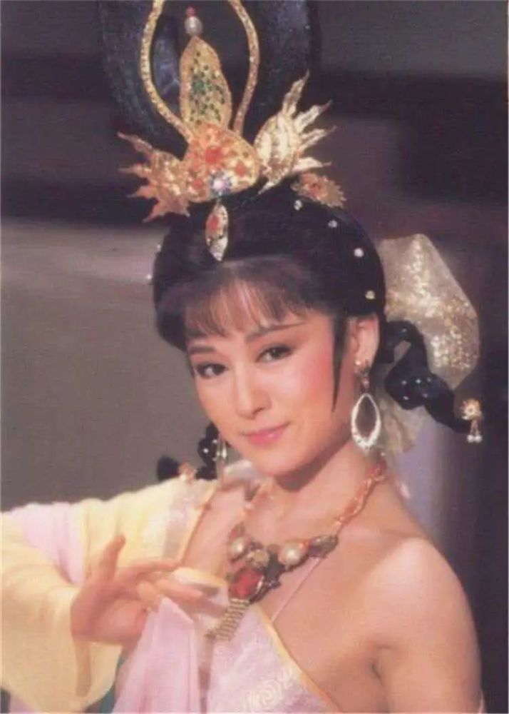 陈红——《三国演义》(1994年),《吕布与貂蝉》(2001年)