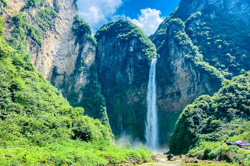 五一假期丨湘西梵净山 芙蓉镇-坐龙峡-矮寨大桥-尖朵朵瀑布