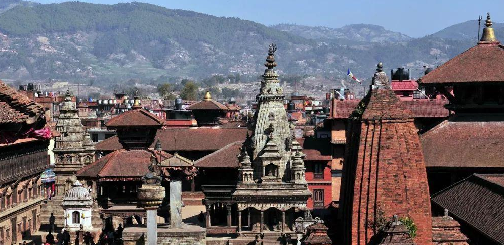 你想去西藏旅游吗?从尼泊尔的首都加德满都,坐车加徒步去拉萨