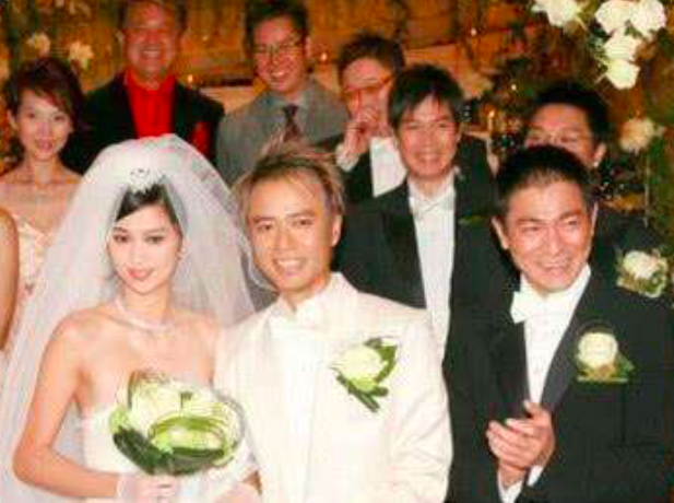 因长得丑没进"四大天王",结婚时刘德华当伴郎,蔡少芬当伴娘