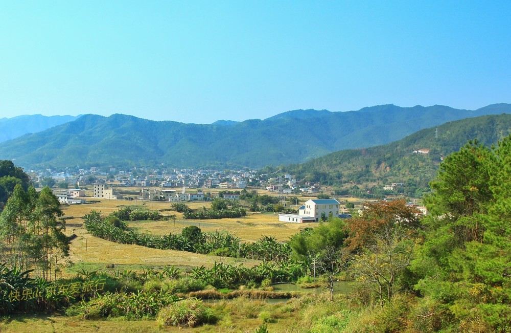 平远东石灵水村一村两水库稻田景也美