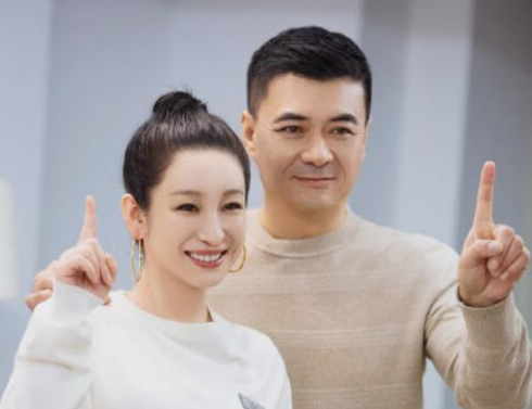10年婚姻被秦海璐截胡,捧红丈夫却惨遭