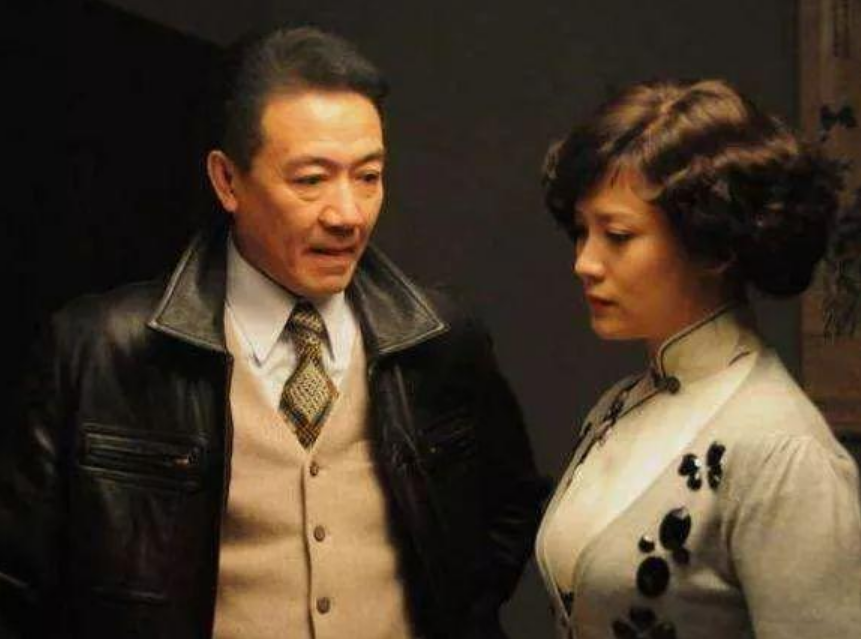" 张光北:"读了几年?" 张桐:"两年.