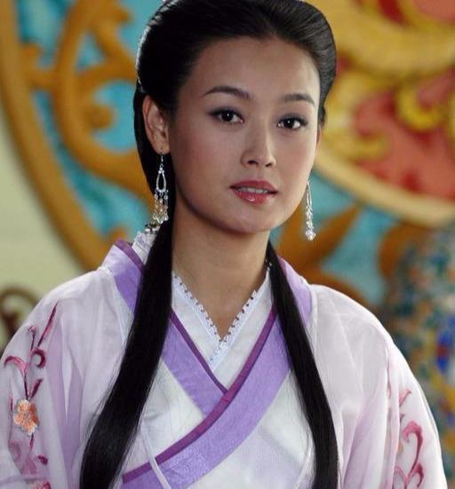 话说回来,对于谢道韫这样一出生就品位非凡,先天遗传后天熏染,格调